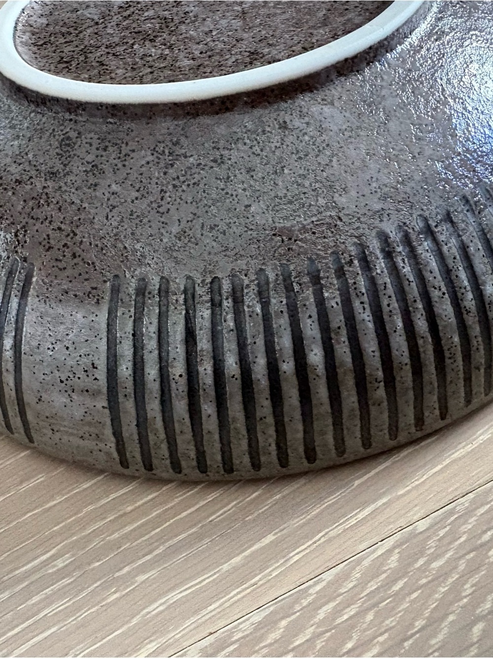 Japanese Stoneware Ceramic Wide Shallow Bowl Set - Picture 13 of 15